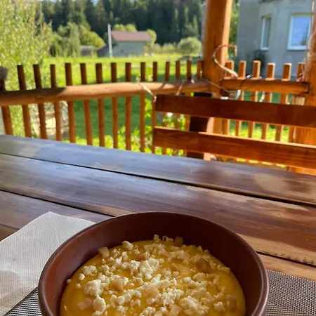 بيت للعطل будиночок на лузі *